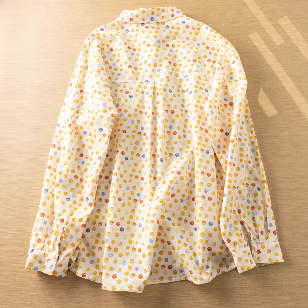 Sunshine Chic Gele Polkadot Overhemden en Blouses