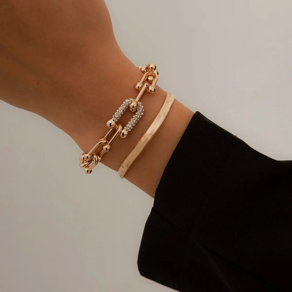 Wunderschönes goldfarbenes Armband-Set mit kupferfarbenen Kettengliedern