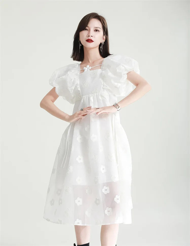Designerjurk met Zwarte Pofmouwen en Girly Vierkante Kraag