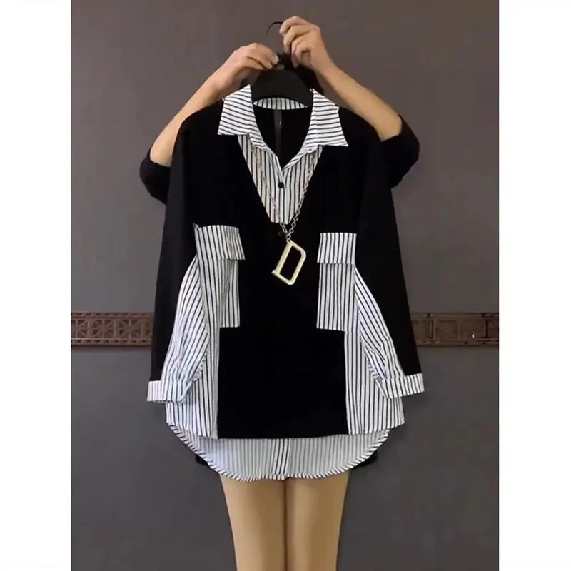 Gestreepte Patchwork Blouse van ElegantEase