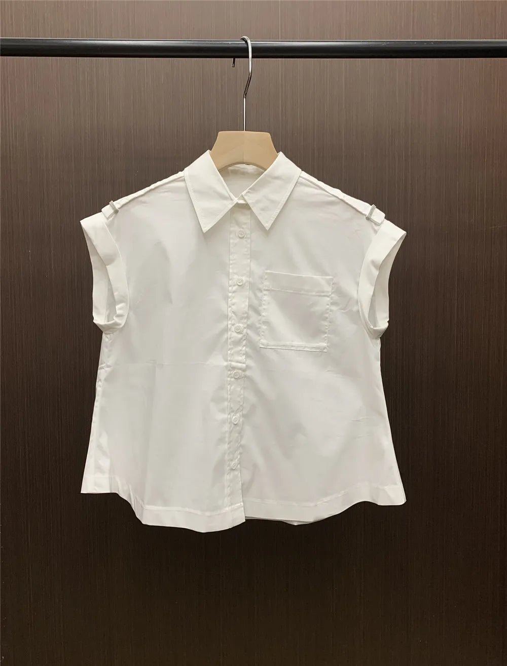 Mouwloze blouse met kralenketting Zonnegloed