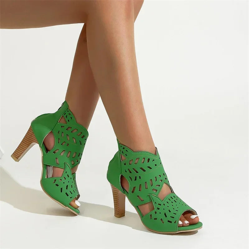 Eleganti sandali con perle per giornate estive