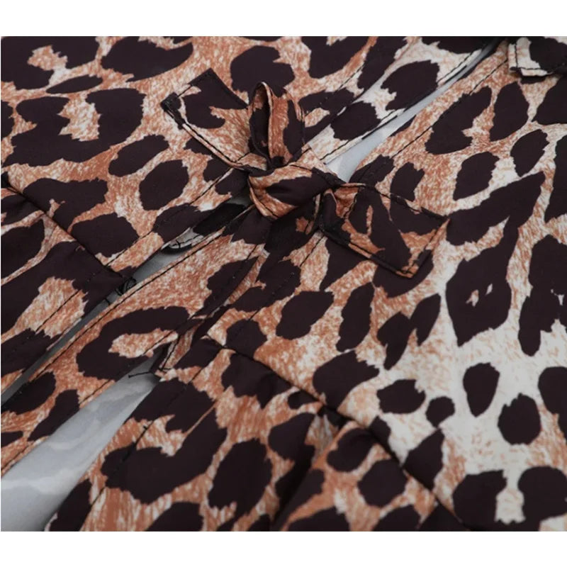 O letter Mode Leopard blouse