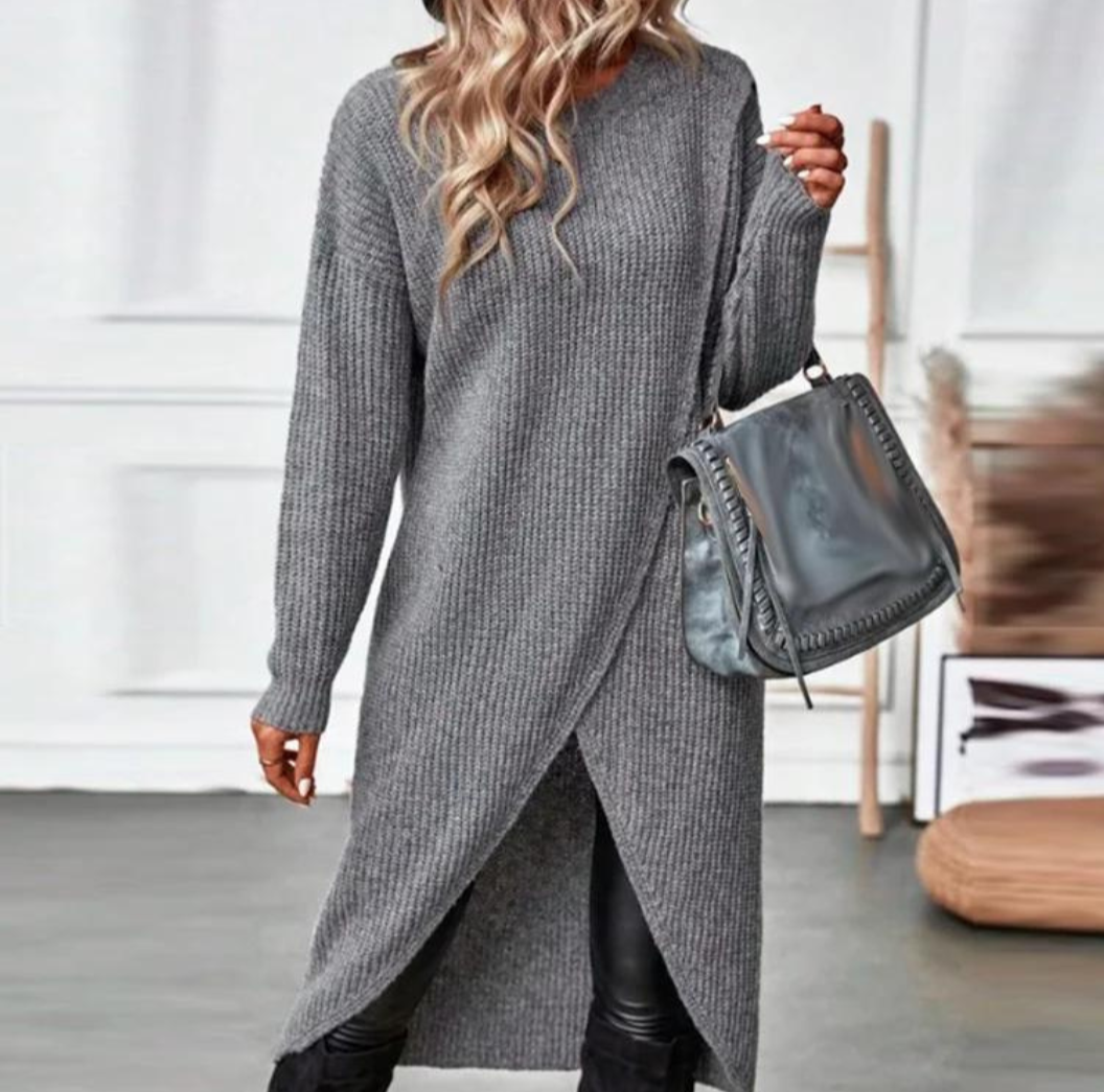 Let Yourself Be Enchanted by Our Beautiful Female Pullover Dress!
