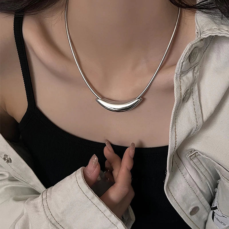 Verfijnde Hiphop Punk Boog Choker Halsketting voor Vrouwen