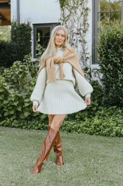 Entra nel Mondo Elegante di Elegance | Set Maglione e Gonna Pieghettati