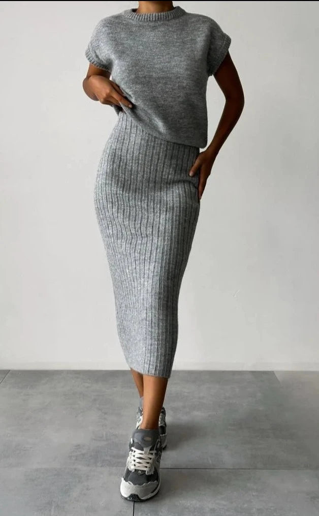 Betoverende Elegantie – Gebreide Rok en Mouwloos Vest Set voor Dames, Luxe Winter Ensemble