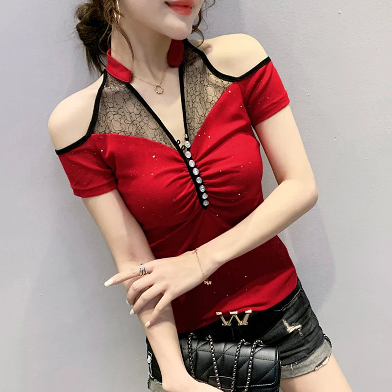 Radiante e alla moda: scopri il tuo lato più seducente con la T-shirt FemmeFatale!