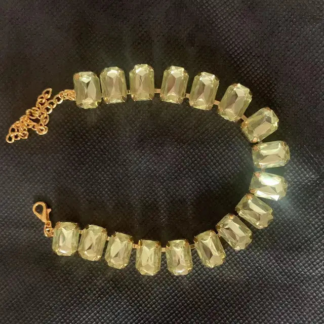 CrystalAura Pierre Rectangulaire Colorée avec Strass Brillant et Perles en Verre