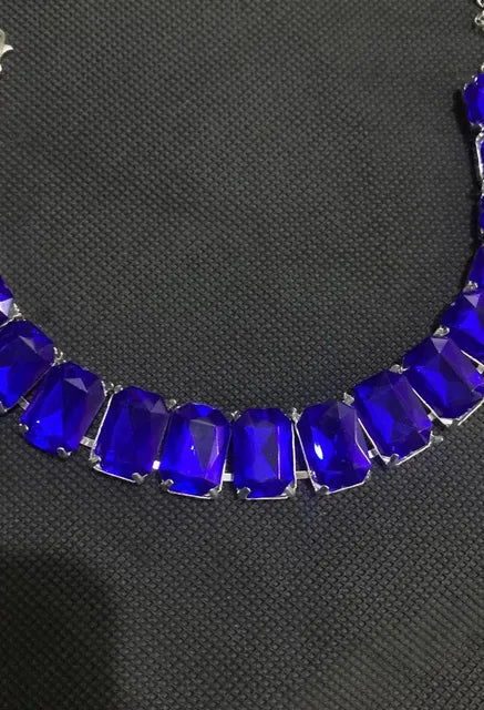 CrystalAura Pierre Rectangulaire Colorée avec Strass Brillant et Perles en Verre