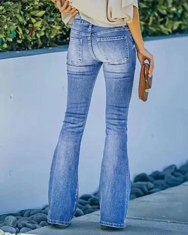 ChicCraft: Retro Jeans that Move with You!