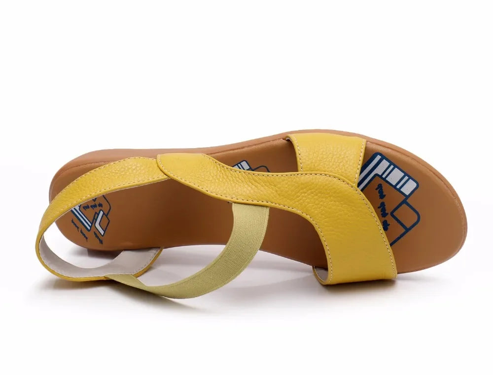 Summer sandals of cowhide for women