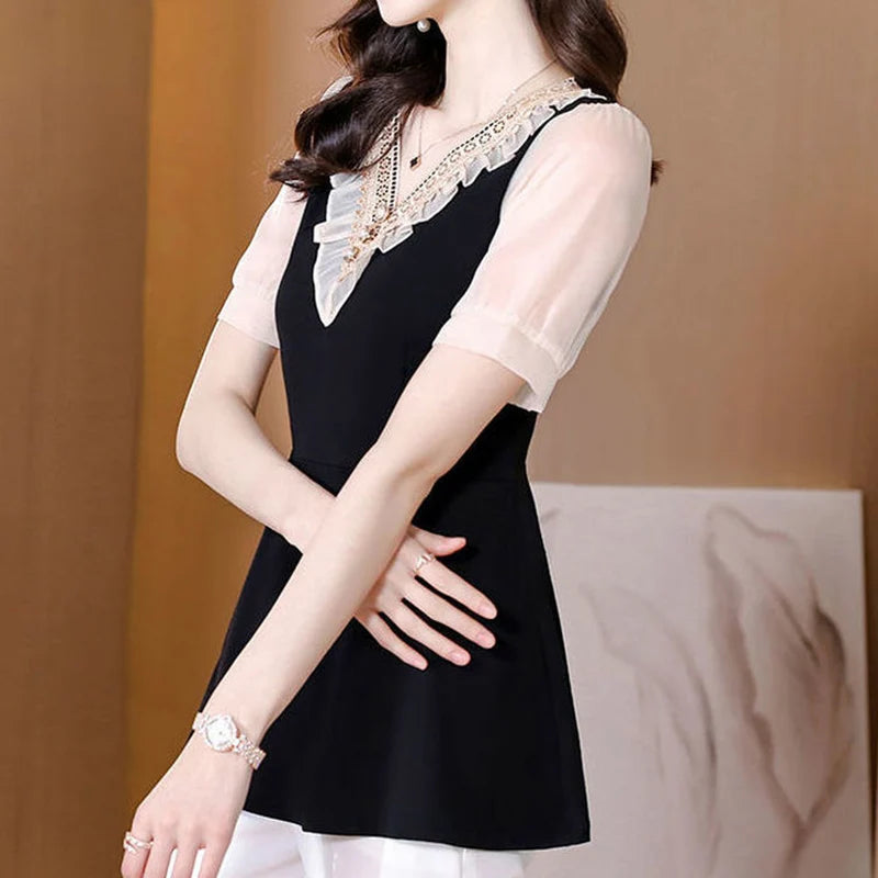 Zonnig Zomers Bloesje met Ruches en Borduurwerk