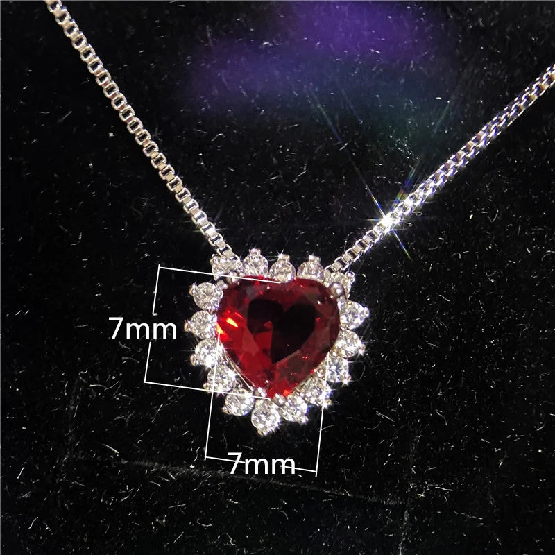 Splendidi set di gioielli CC con cuore rosso in zirconia