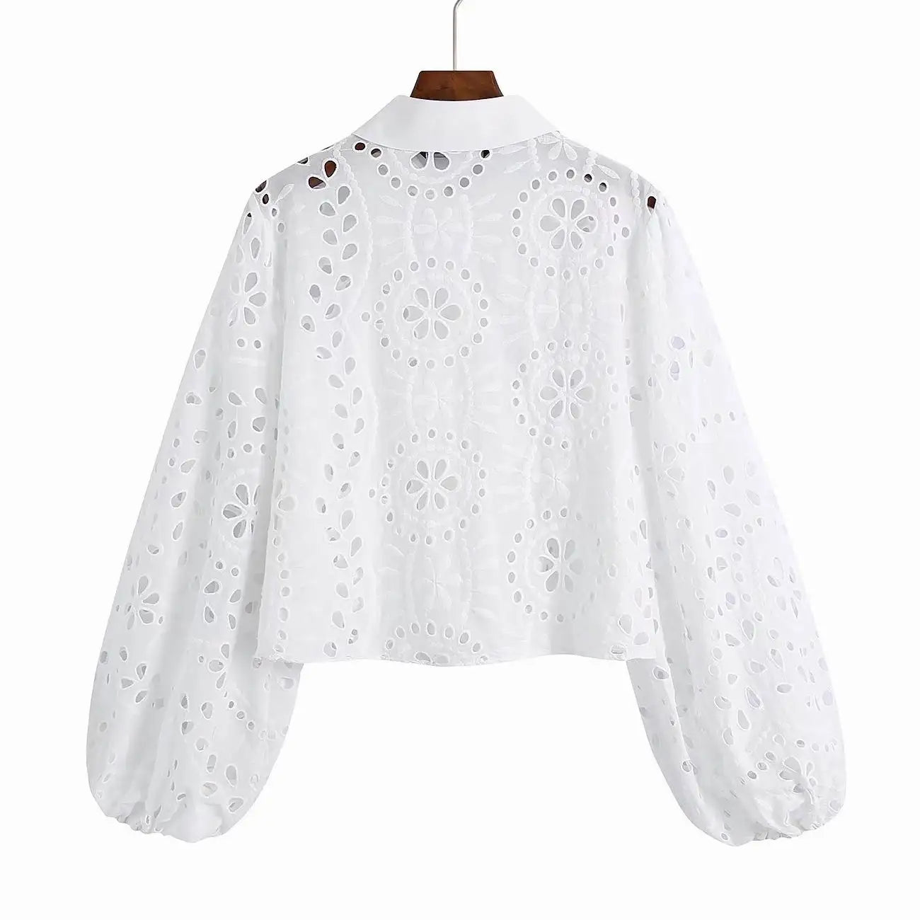 Zonnewindmode Betörend Sommerweiß Bluse mit Spitzenarbeit und Stickerei