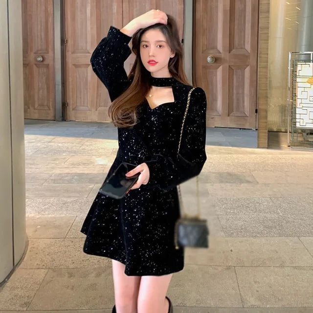 Aurora Fluwelen Mini Jurk met Lange Mouwen