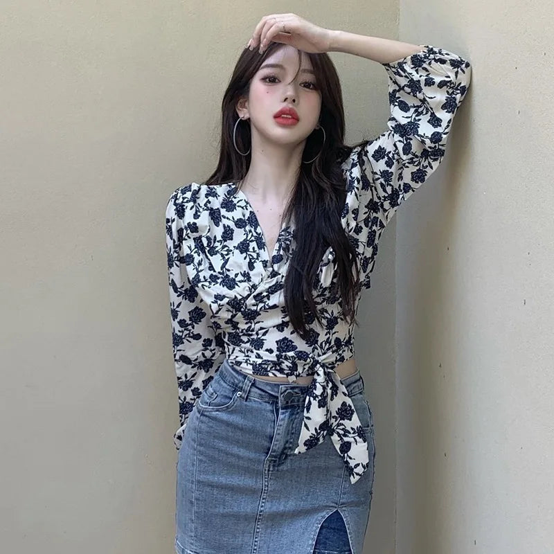 Camicia con scollo a V e stampa floreale francese seducente