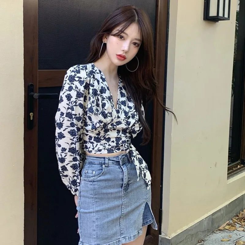 Camicia con scollo a V e stampa floreale francese seducente