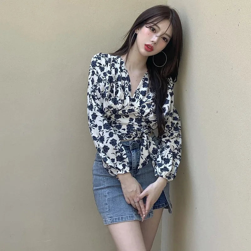 Camicia con scollo a V e stampa floreale francese seducente