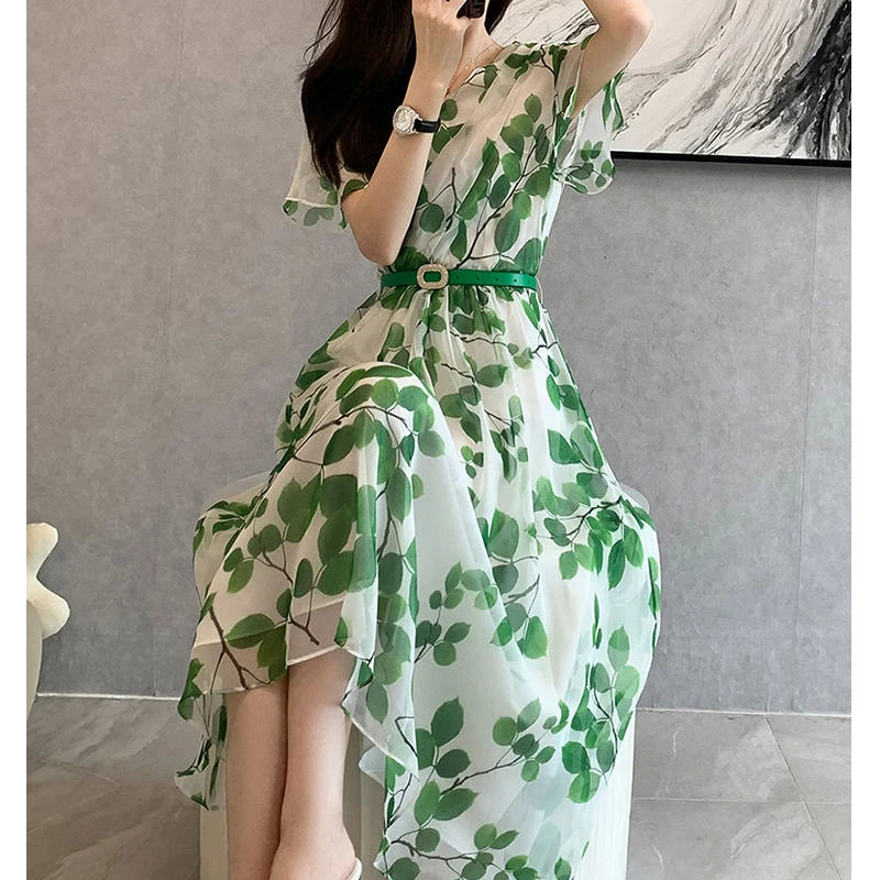 Luna Damen Sommerkleid mit Blattmuster und V-Ausschnitt