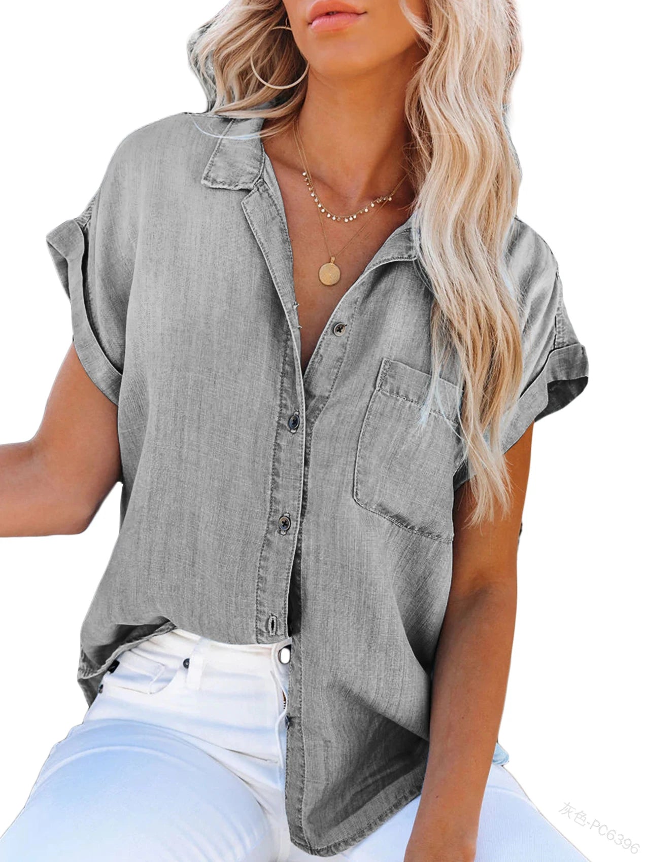 Denim-Bluse mit Taschen und kurzen Ärmeln