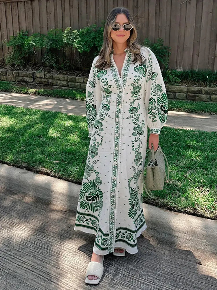 Elegante abito maxi estivo con stampa elegante