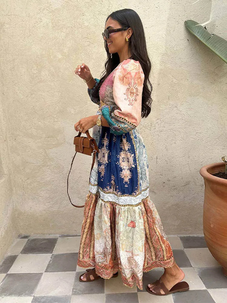 Elegante abito maxi estivo con stampa elegante