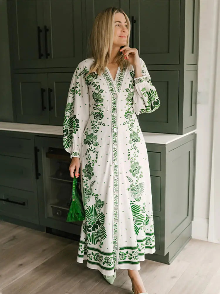 Elegante abito maxi estivo con stampa elegante