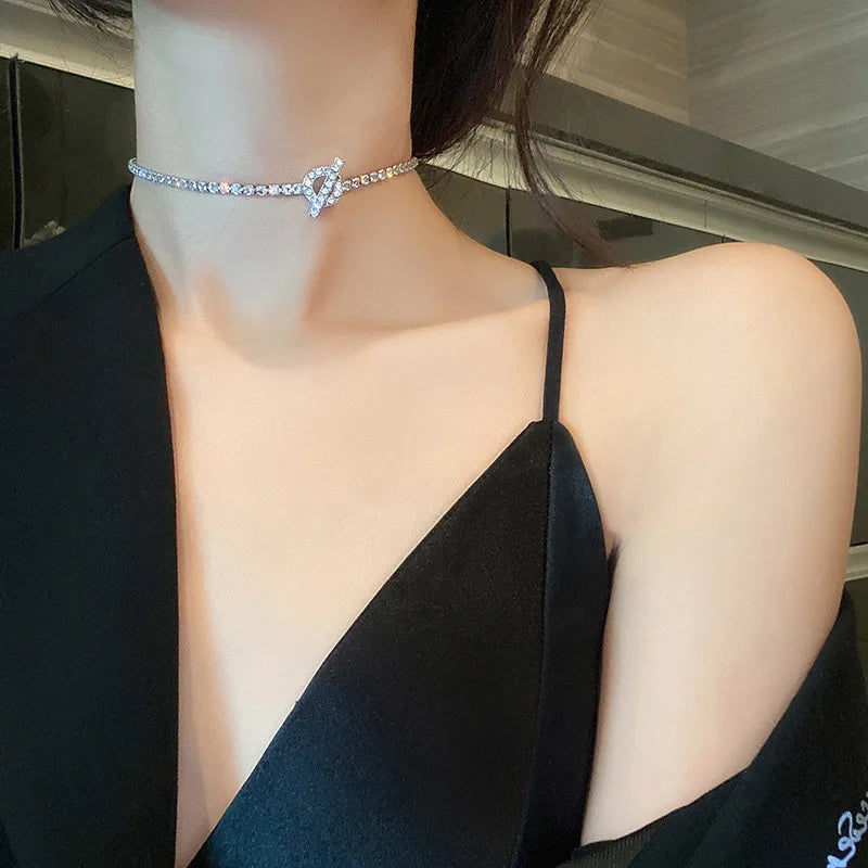 Collana a girocollo alla moda con strass per donna