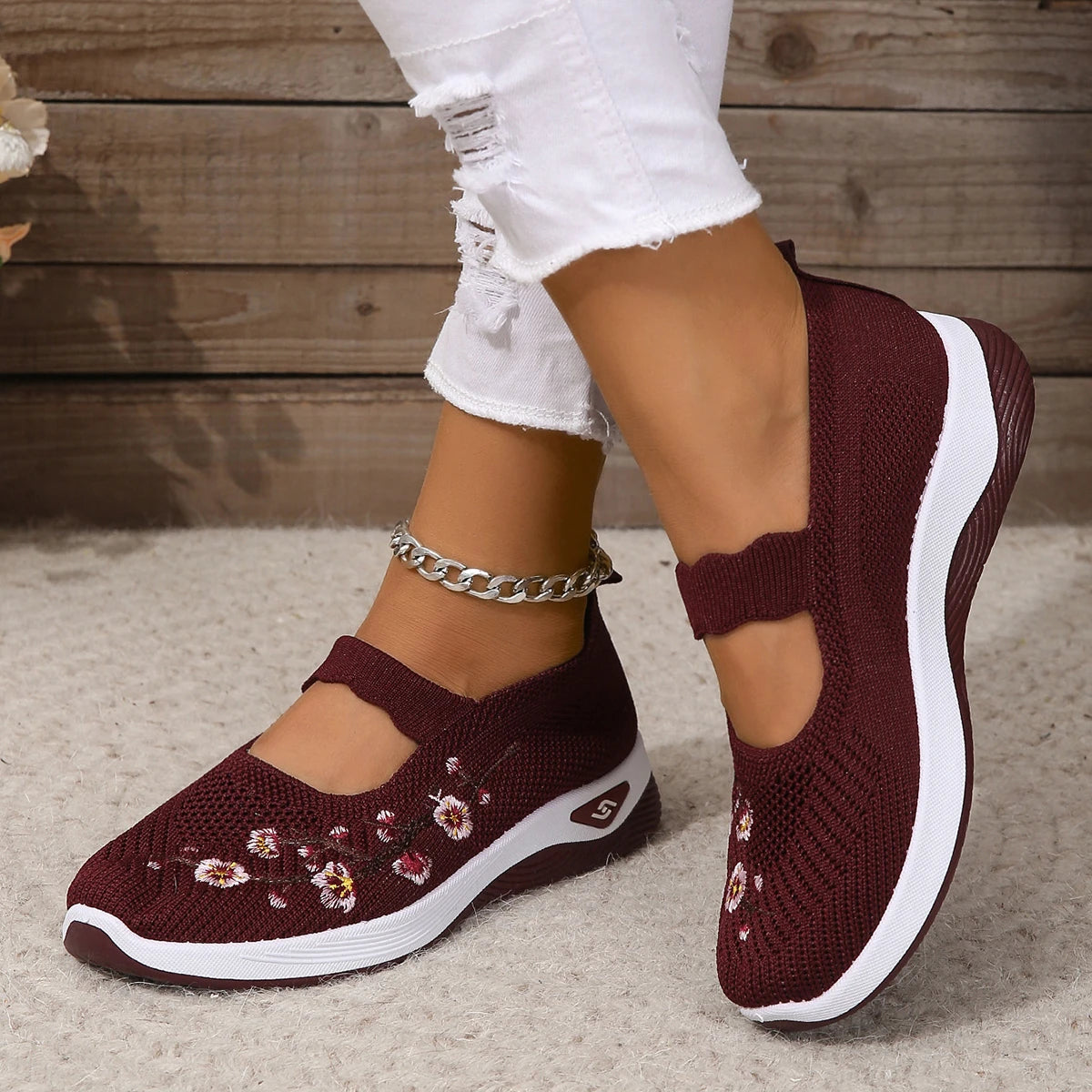 BlossomStyle Embroidered Flower Flats