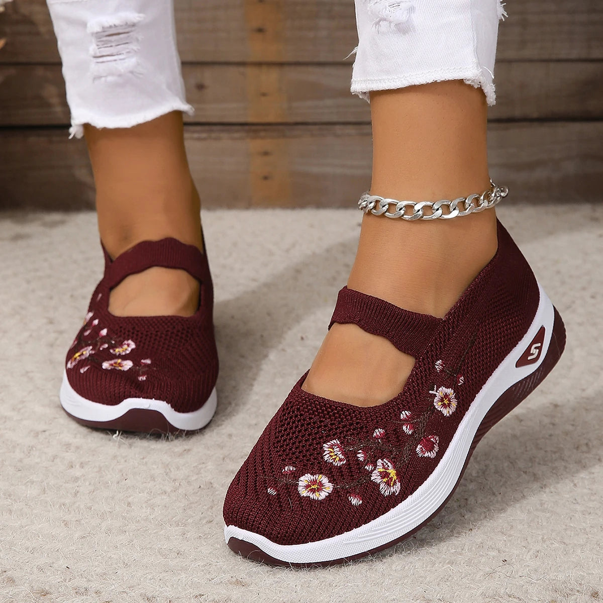 BlossomStyle Embroidered Flower Flats
