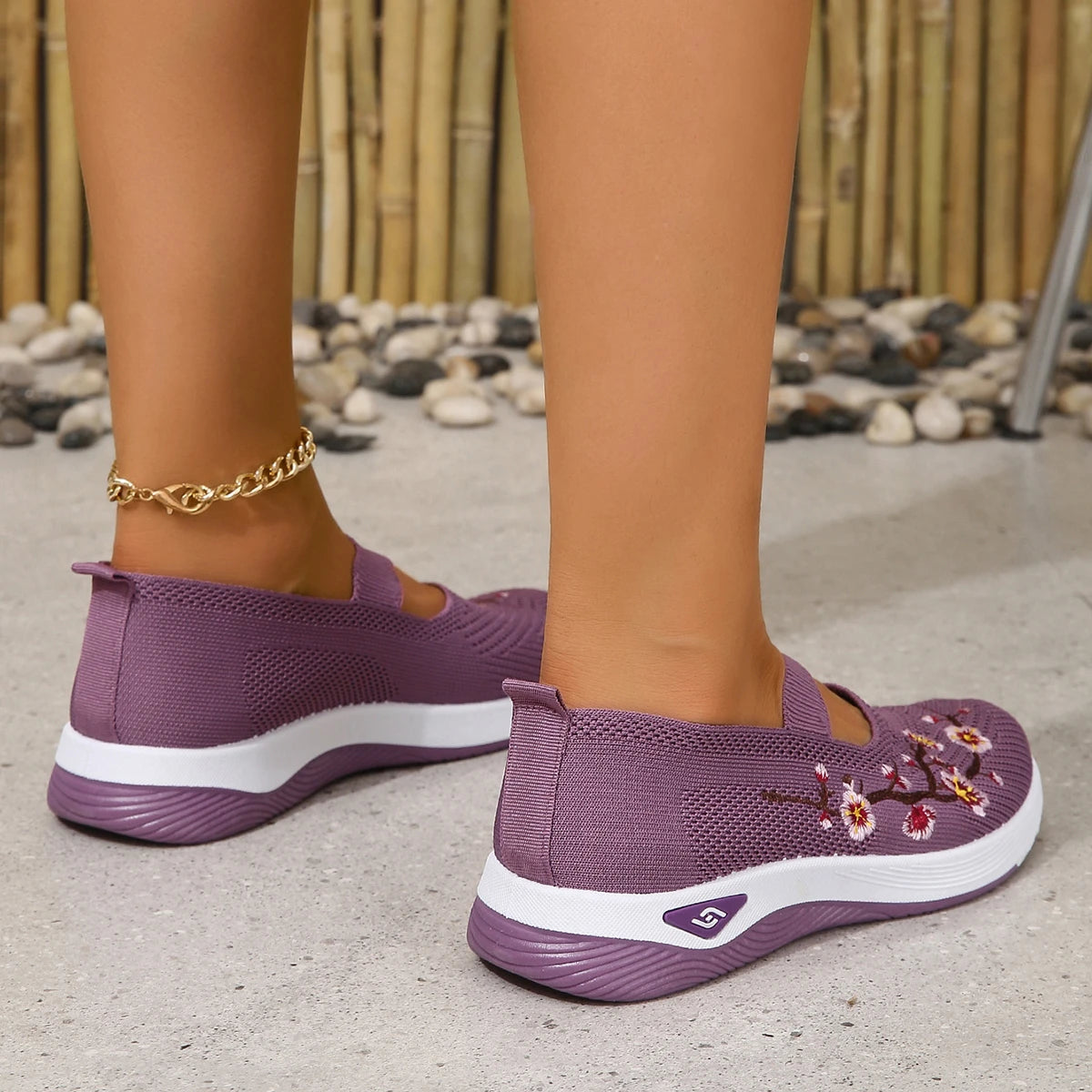 BlossomStyle Embroidered Flower Flats