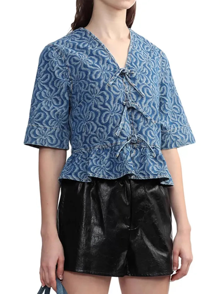 Blusa de mezclilla retro con patrón geométrico