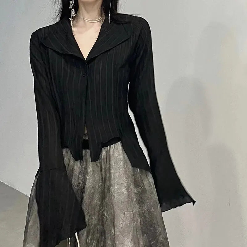 Mystique Mode Damen Schwarze Bluse mit Unregelmäßigem Schnitt