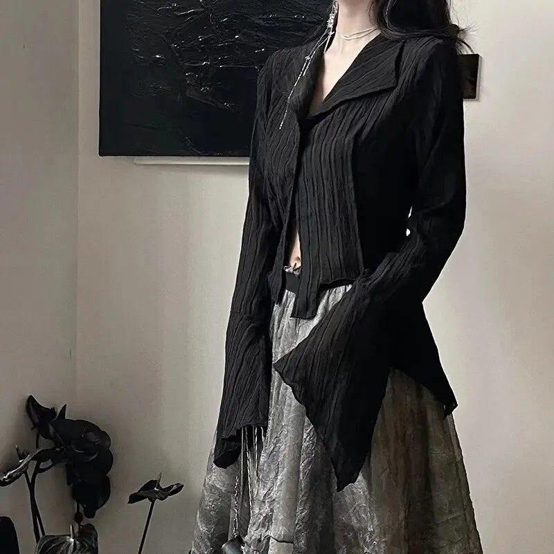 Mystique Mode Damen Schwarze Bluse mit Unregelmäßigem Schnitt