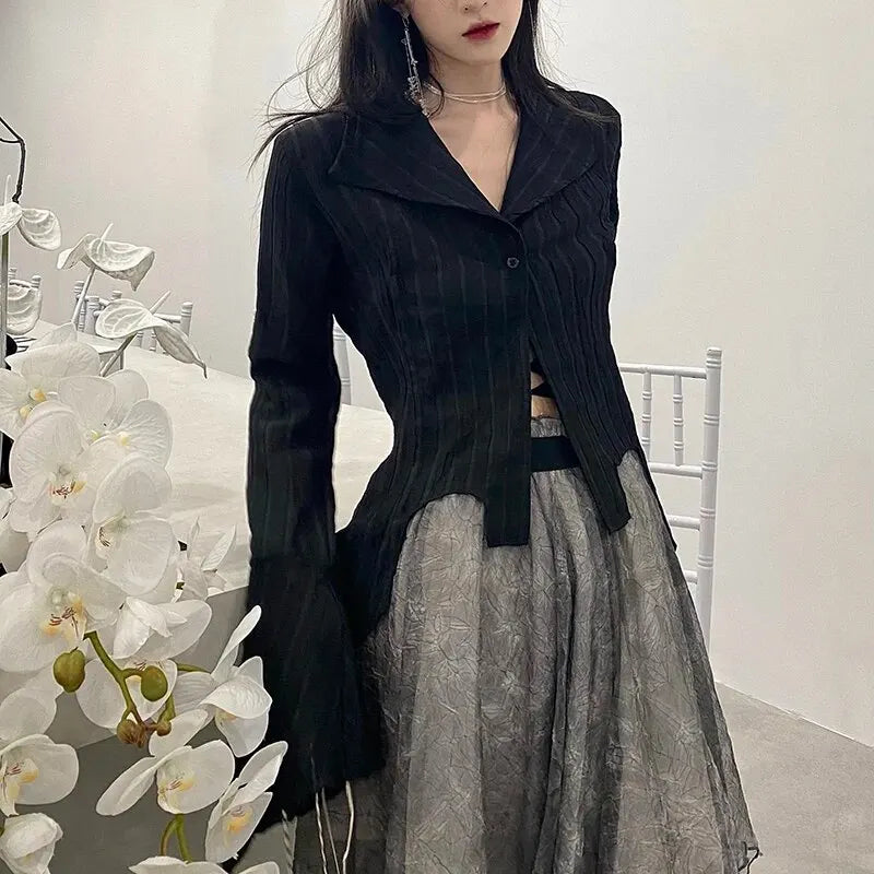 Mystique Mode Damen Schwarze Bluse mit Unregelmäßigem Schnitt