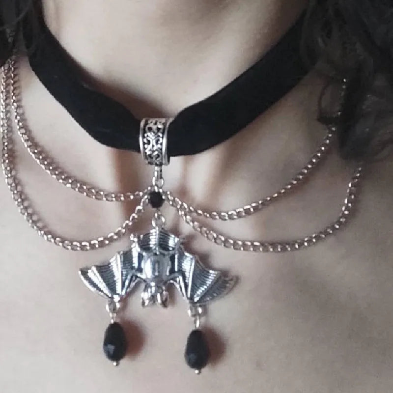 Verführerische Goth Rote Samt Choker mit Fledermaus Anhänger