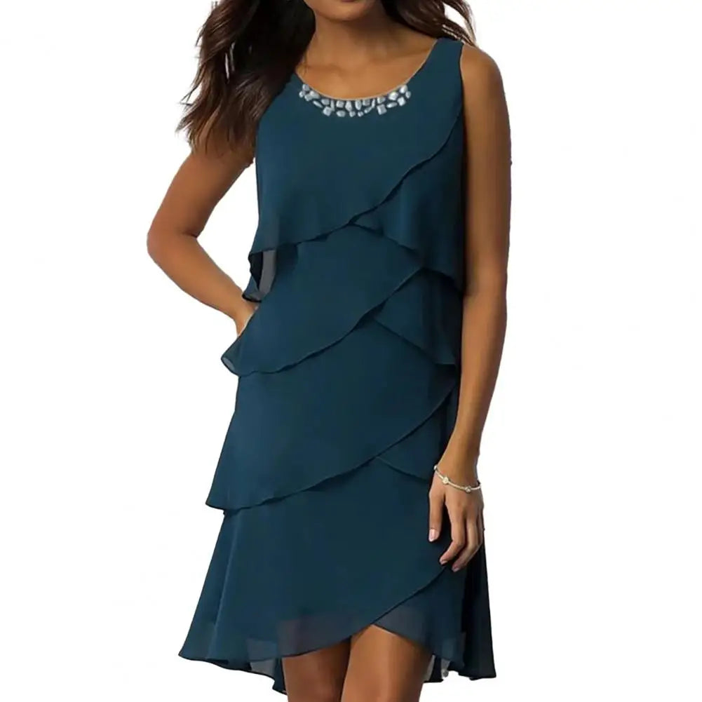 Bezaubernde Raffinesse: Das "Glänzende Eleganz" Kleid!