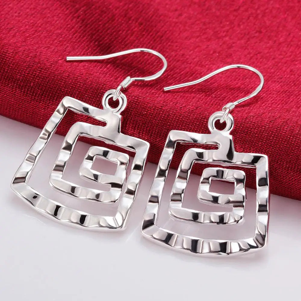 Hot Charms Beautiful Licorice Earrings