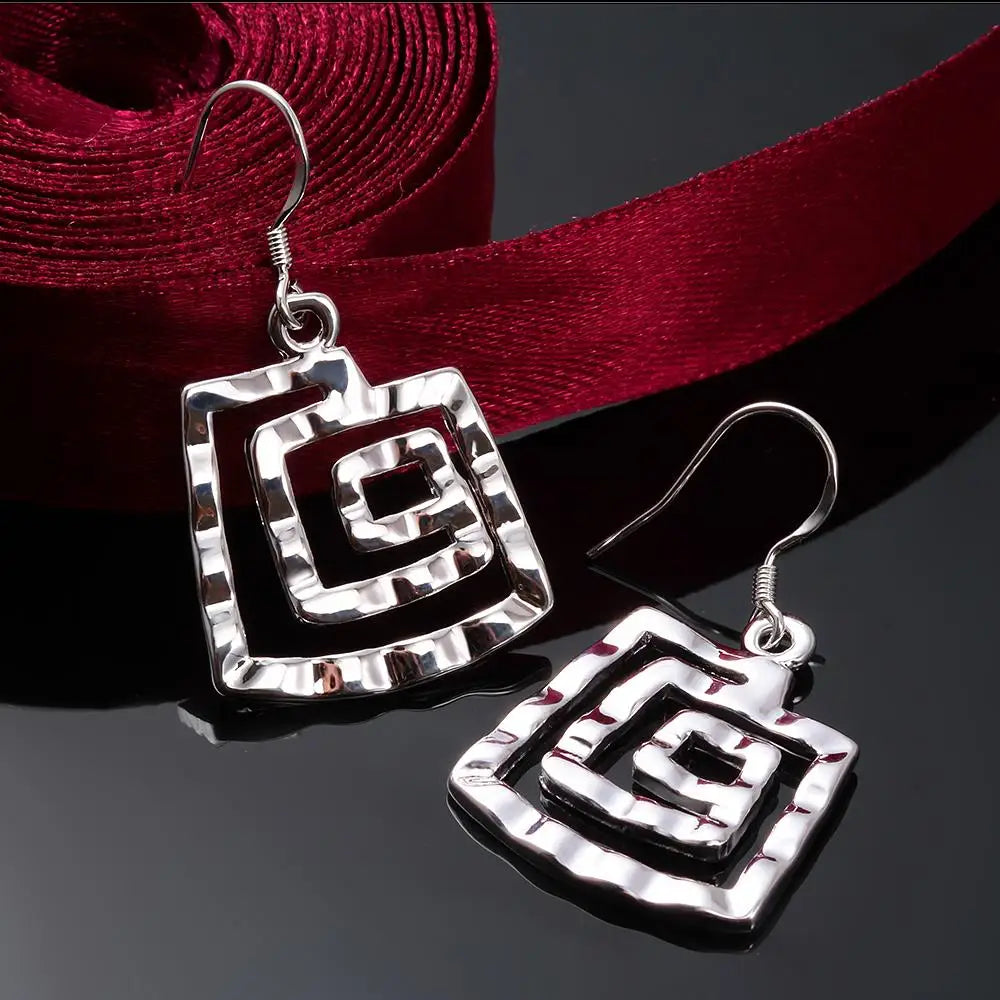 Hot Charms Beautiful Licorice Earrings