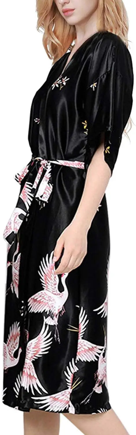 Seraphina Zwarte Zomerse Satijnen Kimono Badjas Damesjurk