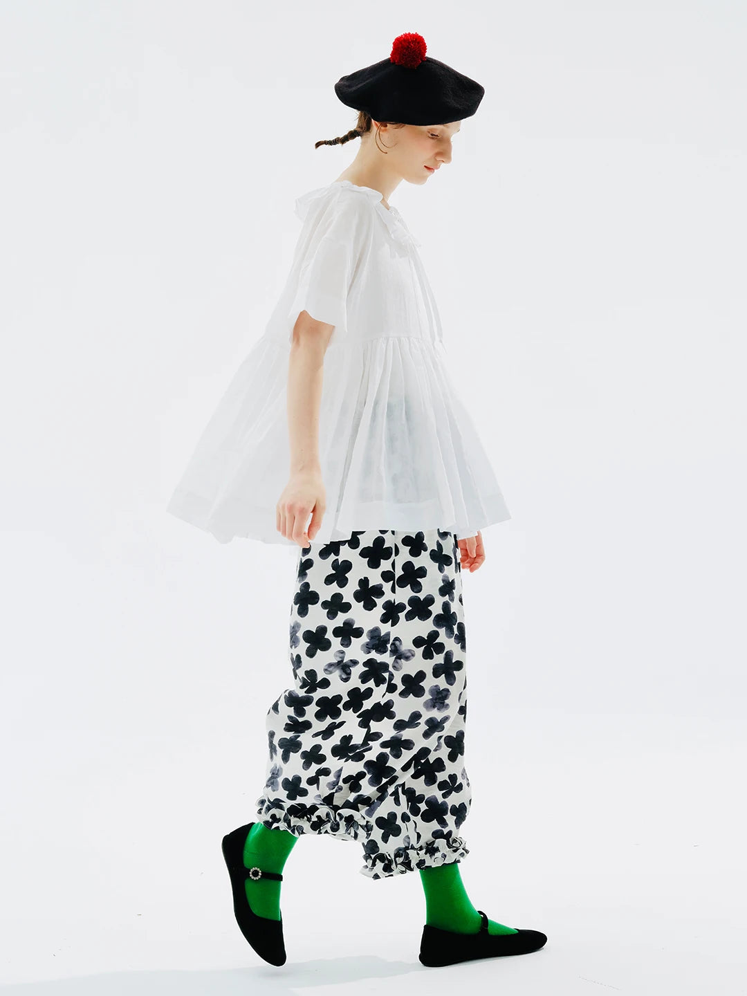 Blouse d'été élégante brillante du soleil