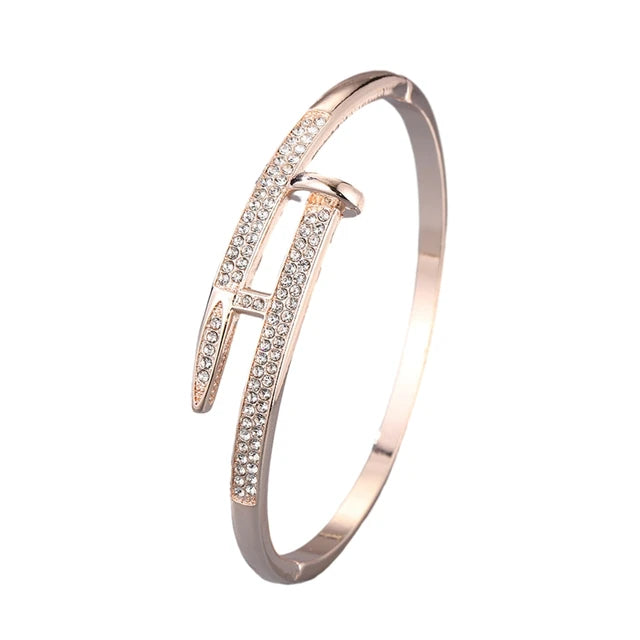 Elegante Brand Nagelarmband voor Vrouwen