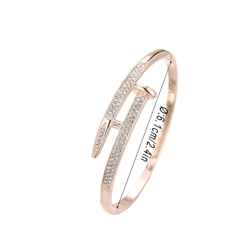 Elegante Brand Nagelarmband voor Vrouwen