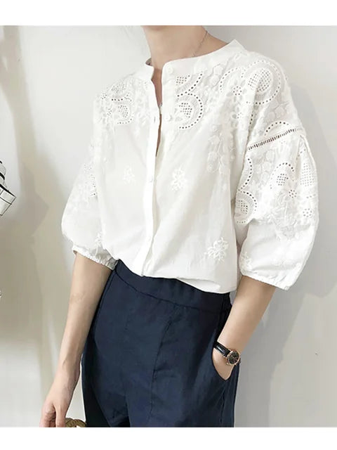 Blouse splendor Hollowed embroidery blouse