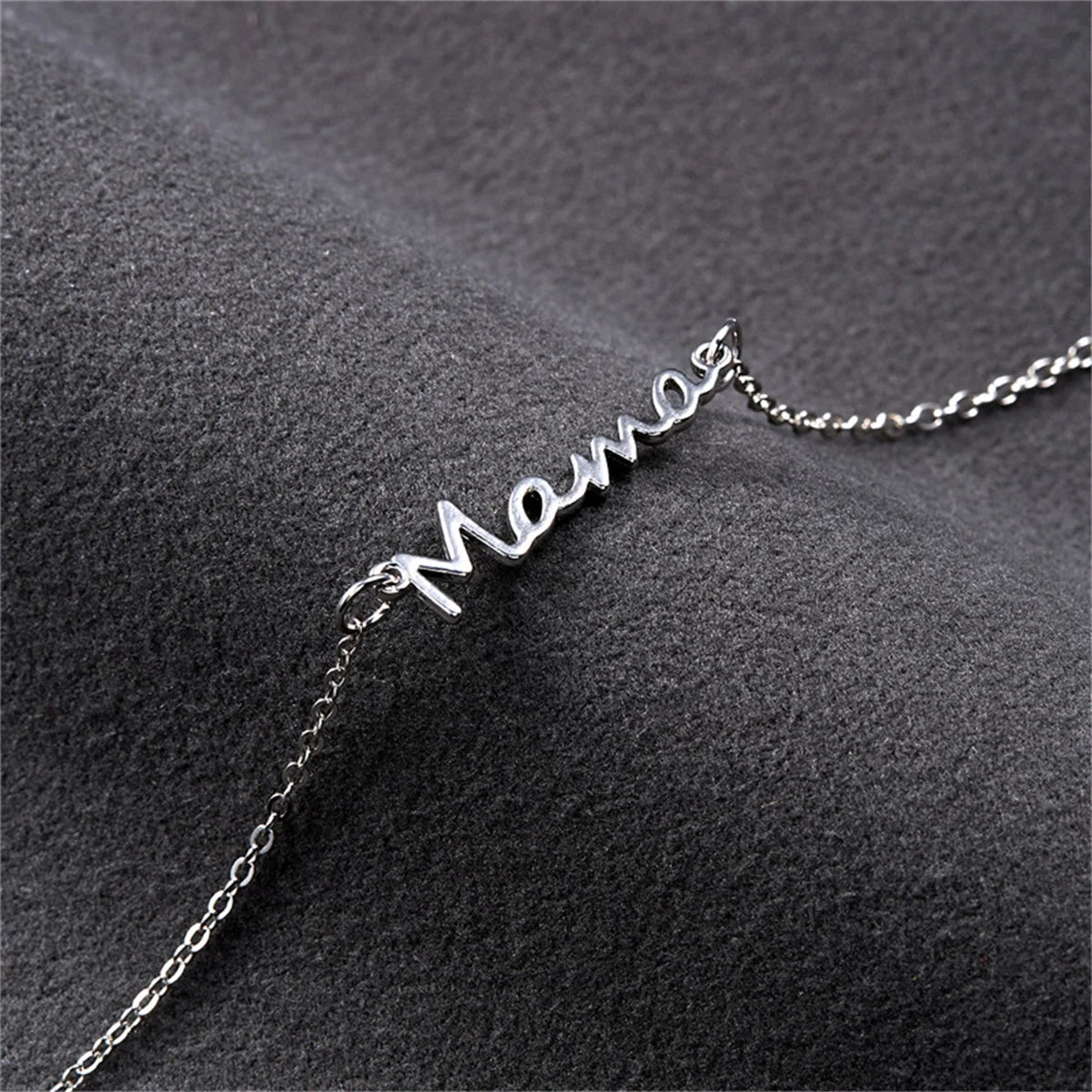 Braccialetto "Moederliefde" con ciondoli a forma di lettera per donne alla moda