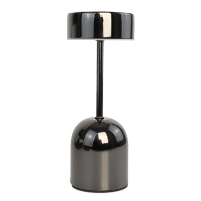 Lumeon LED-lamp met glanzende zwarte afwerking, geplaatst tegen een witte achtergrond. Het moderne en minimalistische ontwerp is ideaal voor woon- of werkruimtes. De energiezuinige technologie zorgt voor duurzame verlichting en voegt een elegante, tijdloze uitstraling toe aan elke kamer.