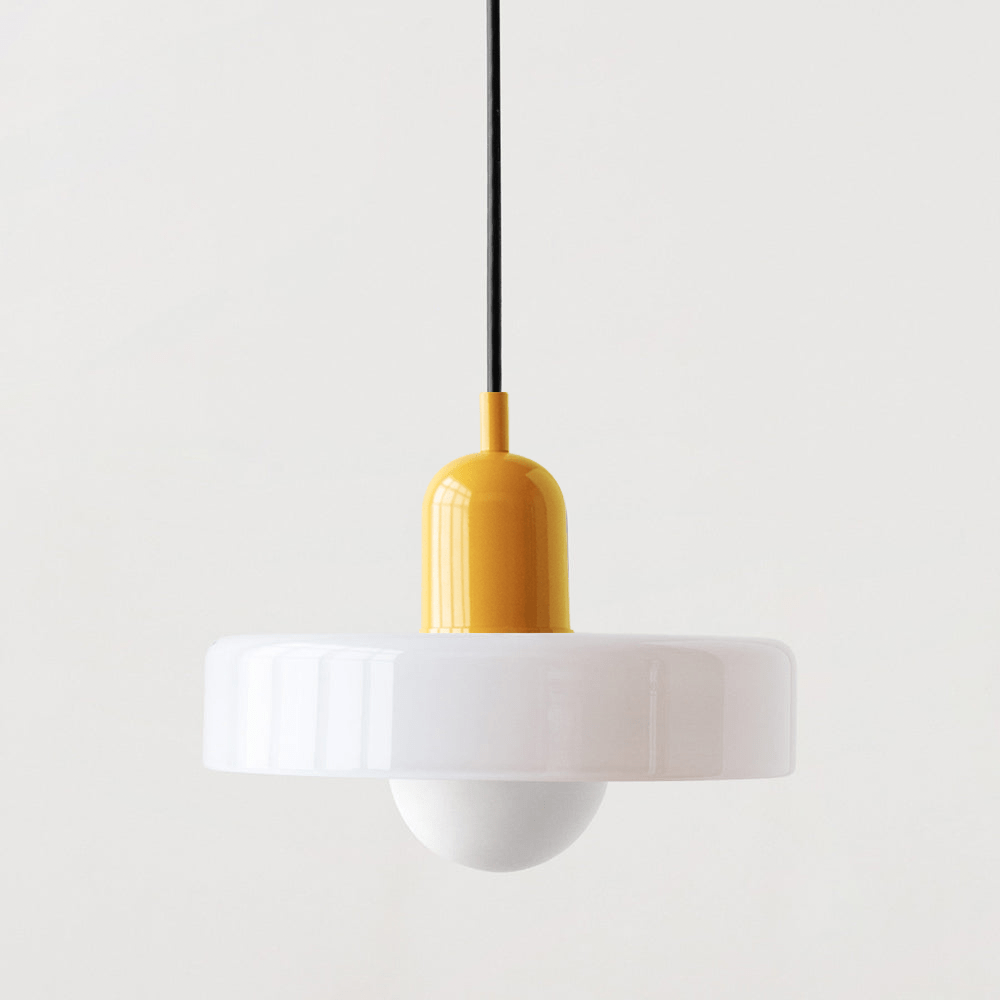 Moderne Luminezza Living Hanglamp met kleurrijk design, voorzien van een witte glazen kap en opvallende gele accentkleur, ideaal voor een eigentijdse inrichting.