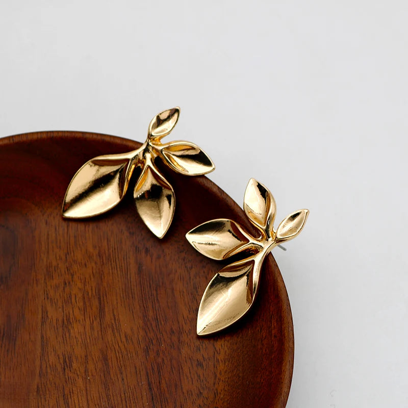 ShimmerShine Orecchini a Foglie di Metallo