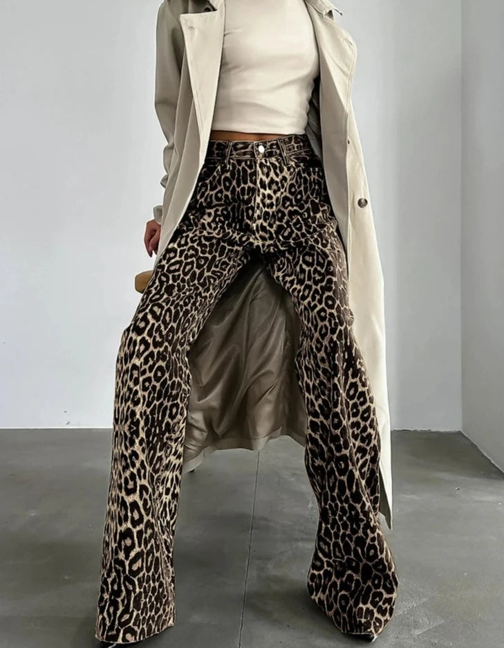 Pantaloni a gamba larga con stampa leopardata WildChique